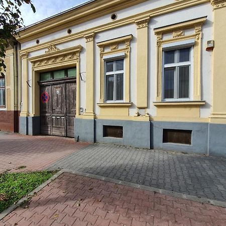 Belvarosi Exkluziv Loft Debrecen Eksteriør bilde