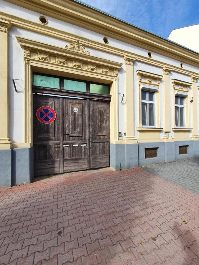 Belvarosi Exkluziv Loft Debrecen Eksteriør bilde